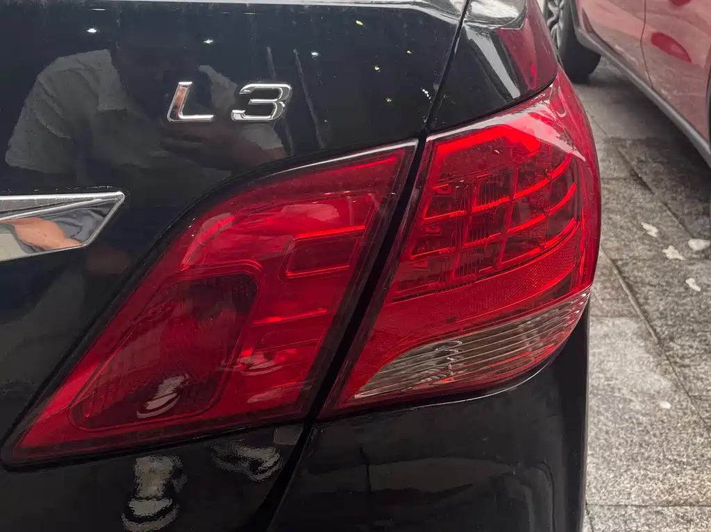 BYD L3 2012