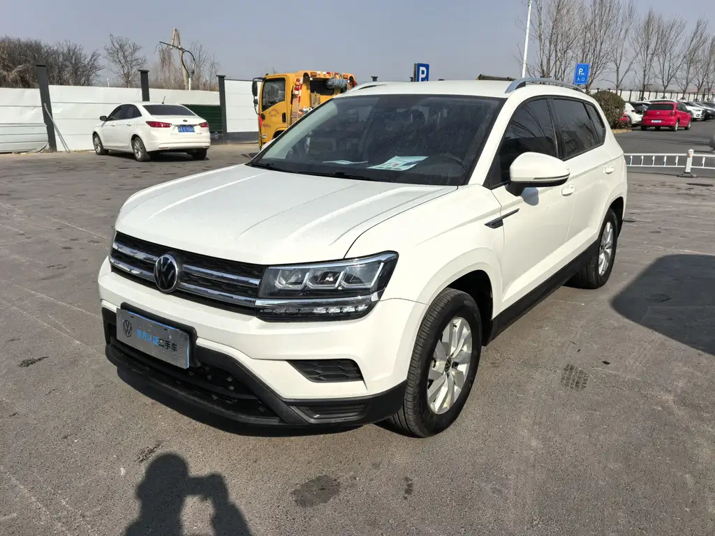 VOLKSWAGEN THARU 2022