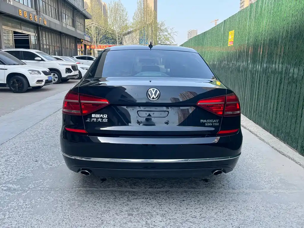 VOLKSWAGEN PASSAT 2017
