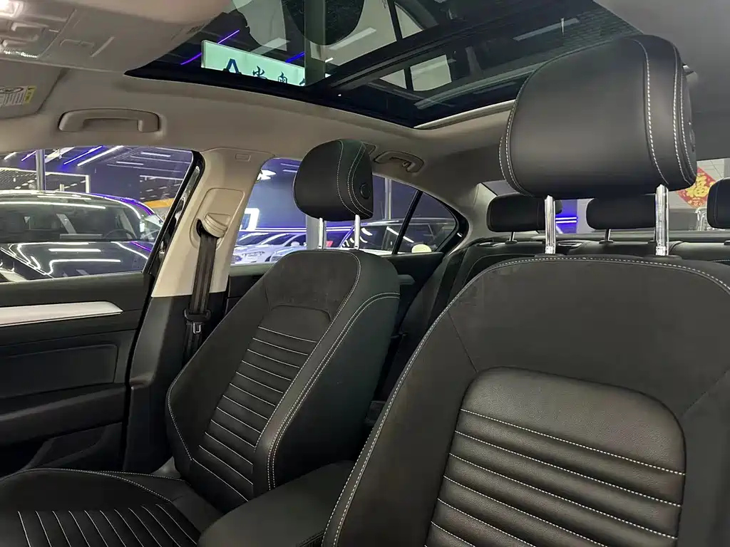 VOLKSWAGEN MAGOTAN 2020