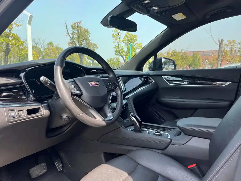 CADILLAC XT6 2021