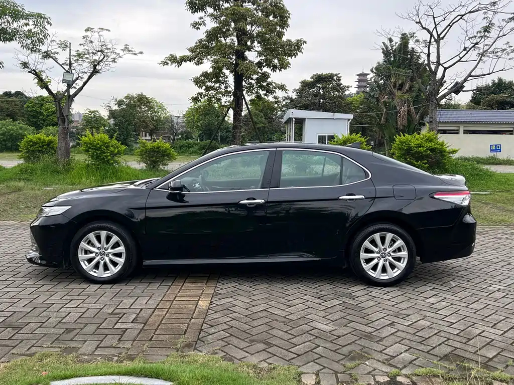 TOYOTA CAMRY 2019