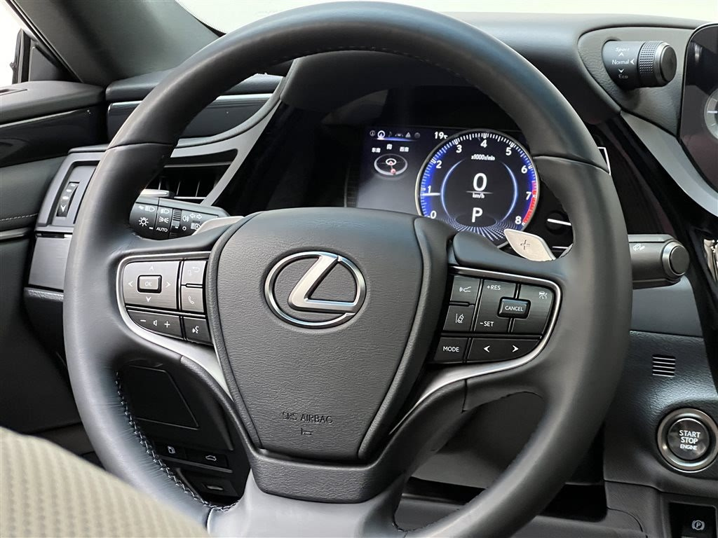 LEXUS ES 2024