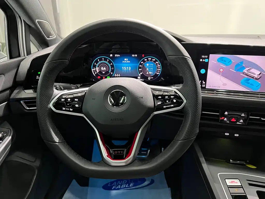 VOLKSWAGEN GOLF 2022