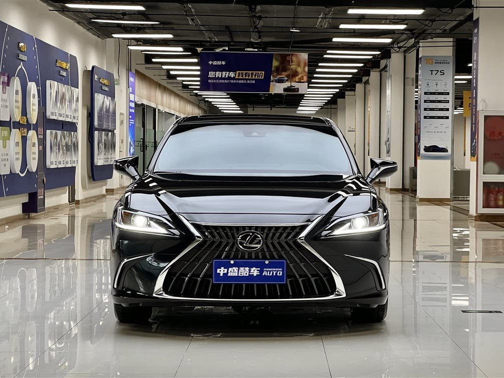 LEXUS ES 2024