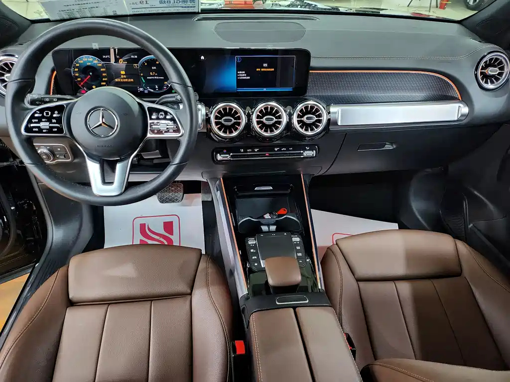 MERCEDES BENZ GLB 2021