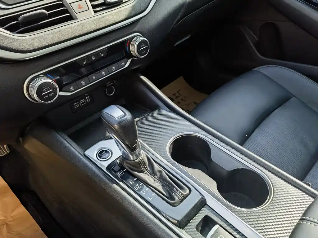 NISSAN TEANA 2020