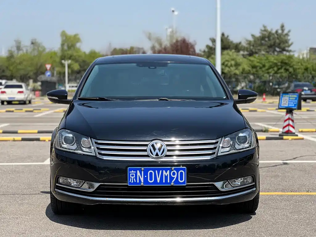 VOLKSWAGEN MAGOTAN 2013
