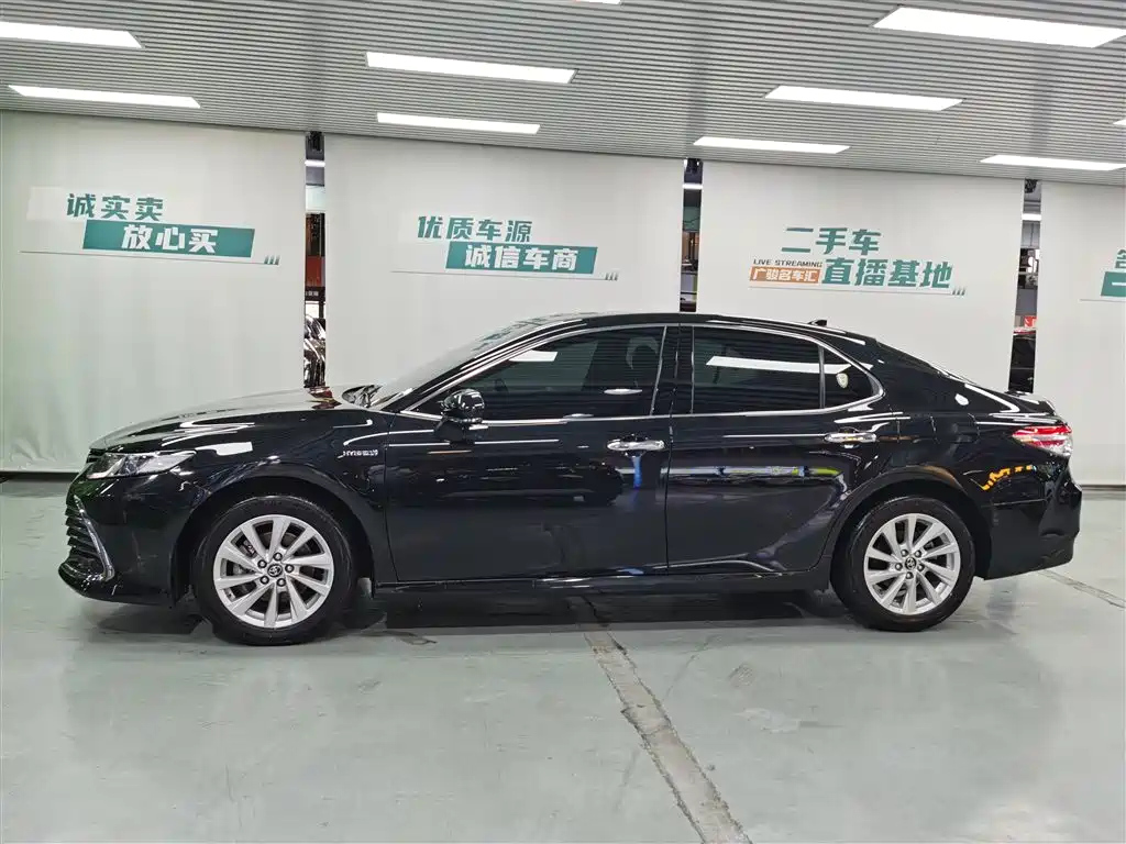 TOYOTA CAMRY 2022