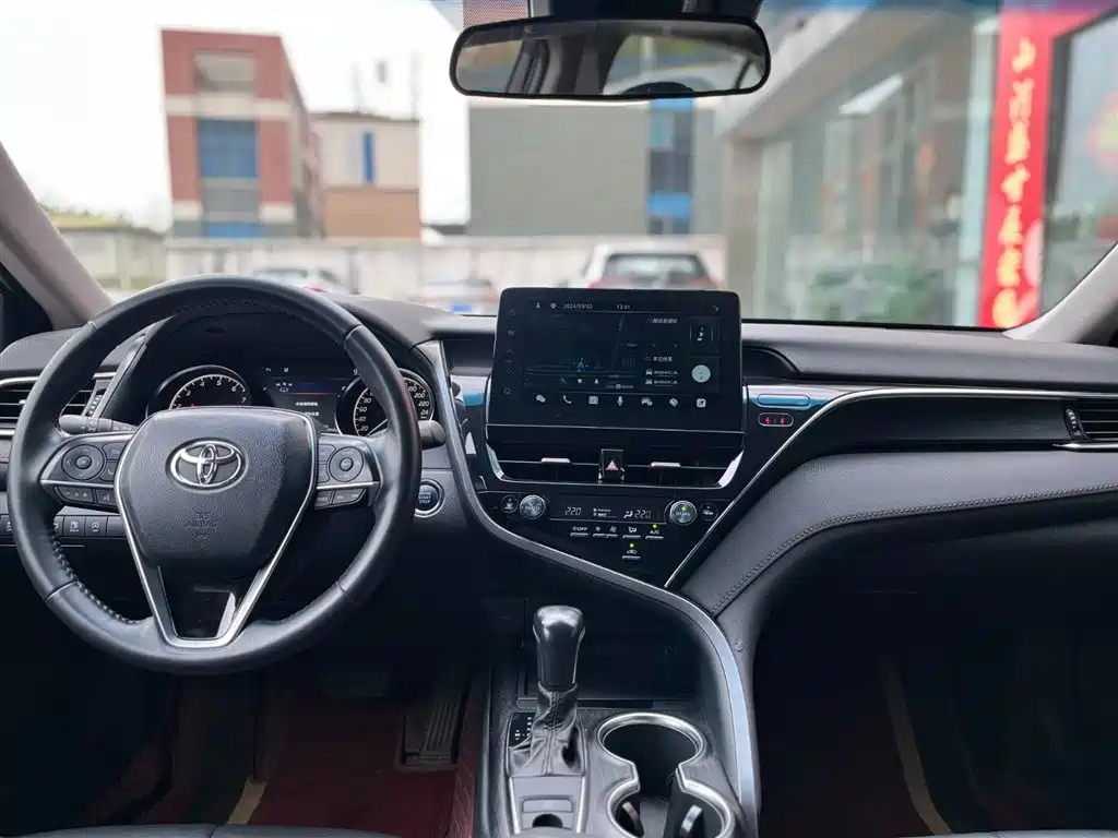 TOYOTA CAMRY 2021