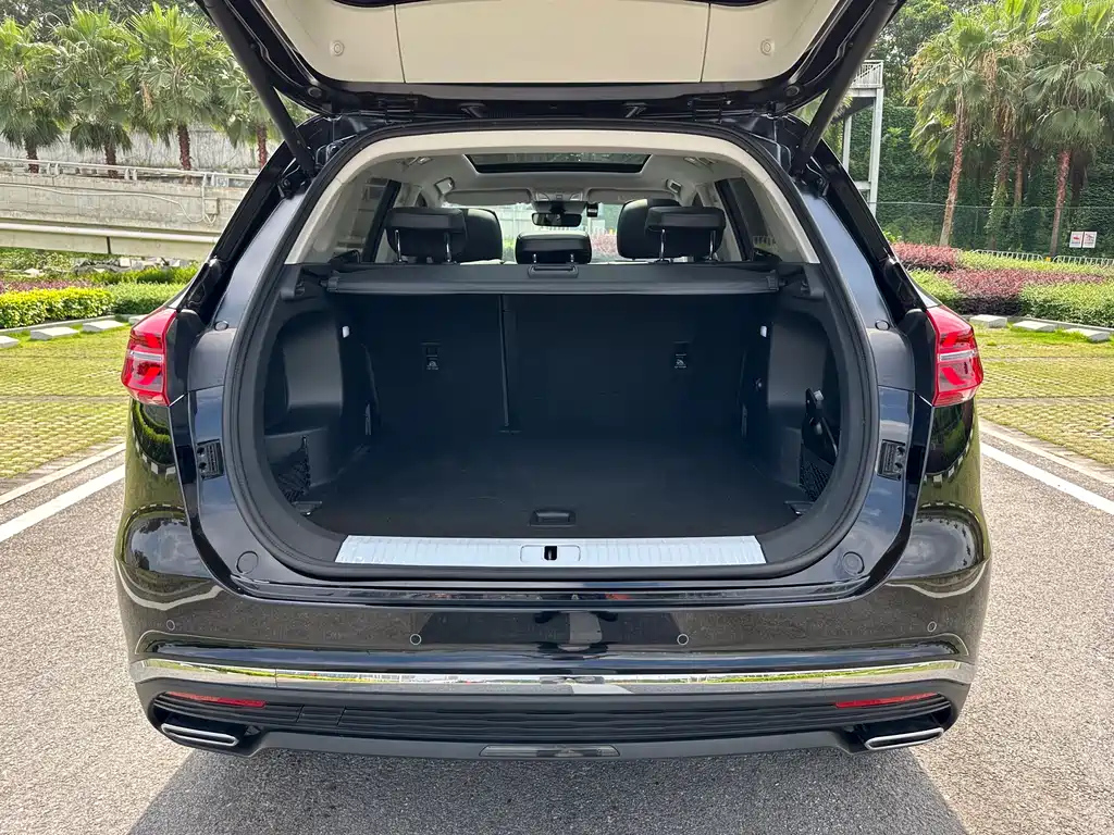 HONGQI HS5 2023