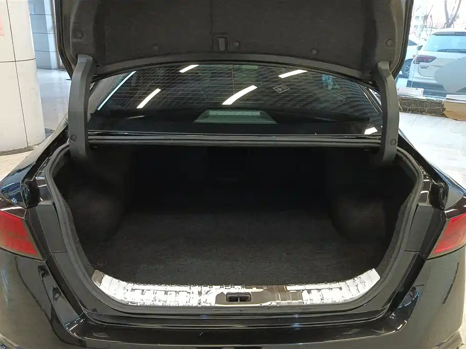 NISSAN TEANA 2022