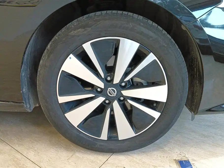 NISSAN TEANA 2022