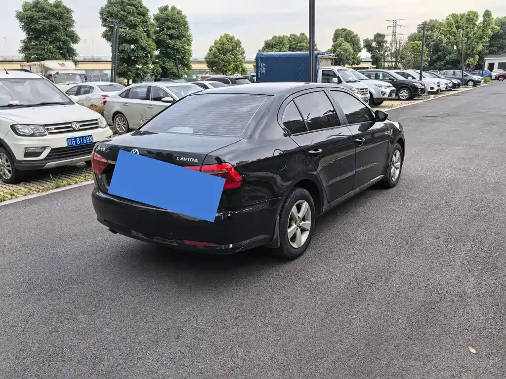 VOLKSWAGEN LAVIDA 2013