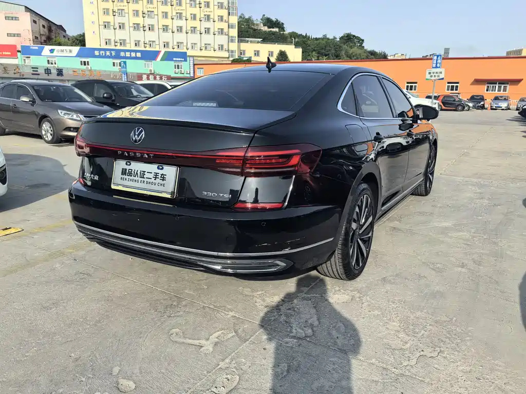 VOLKSWAGEN PASSAT 2022