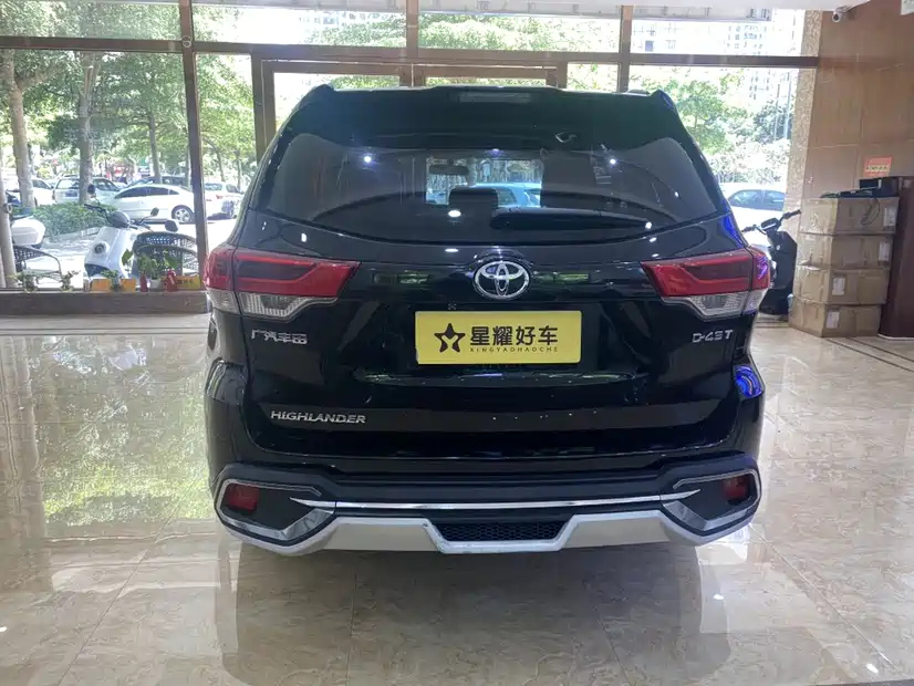 TOYOTA HIGHLANDER 2019