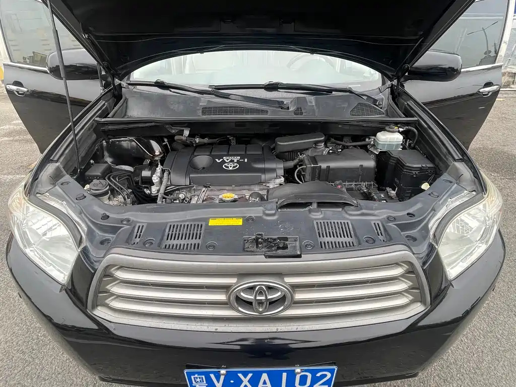 TOYOTA HIGHLANDER 2011