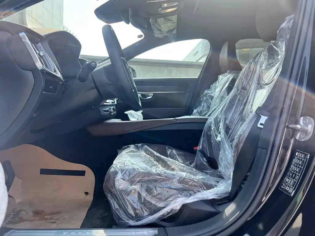 VOLVO S90 2024