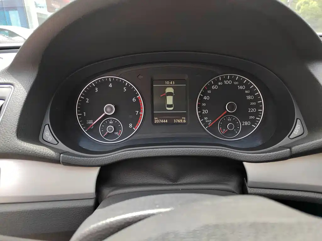 VOLKSWAGEN PASSAT 2015