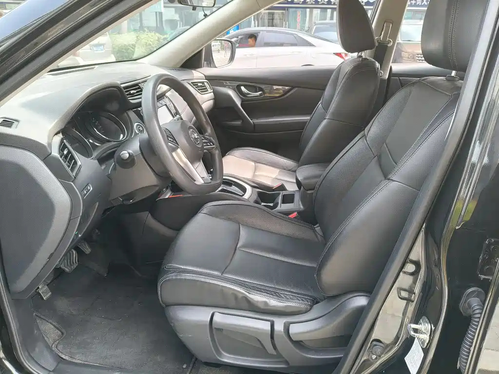 NISSAN X-TRAIL 2018