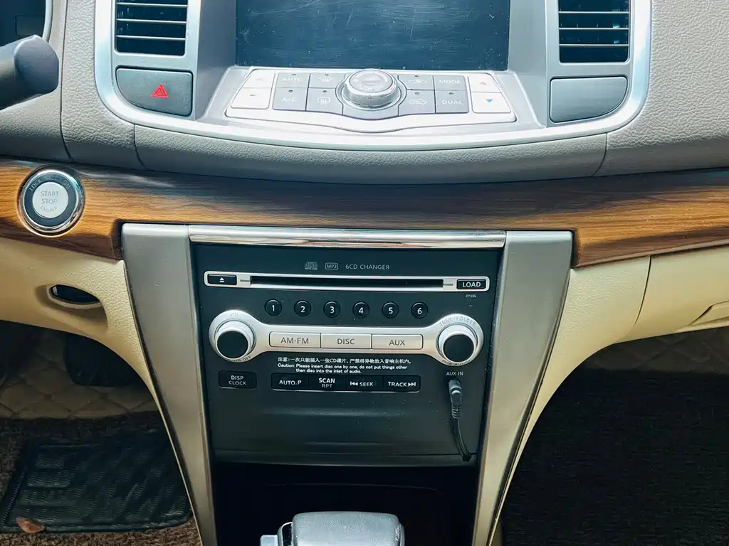 NISSAN TEANA 2011