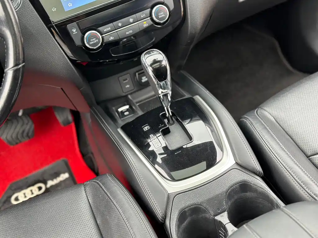 NISSAN X-TRAIL 2019