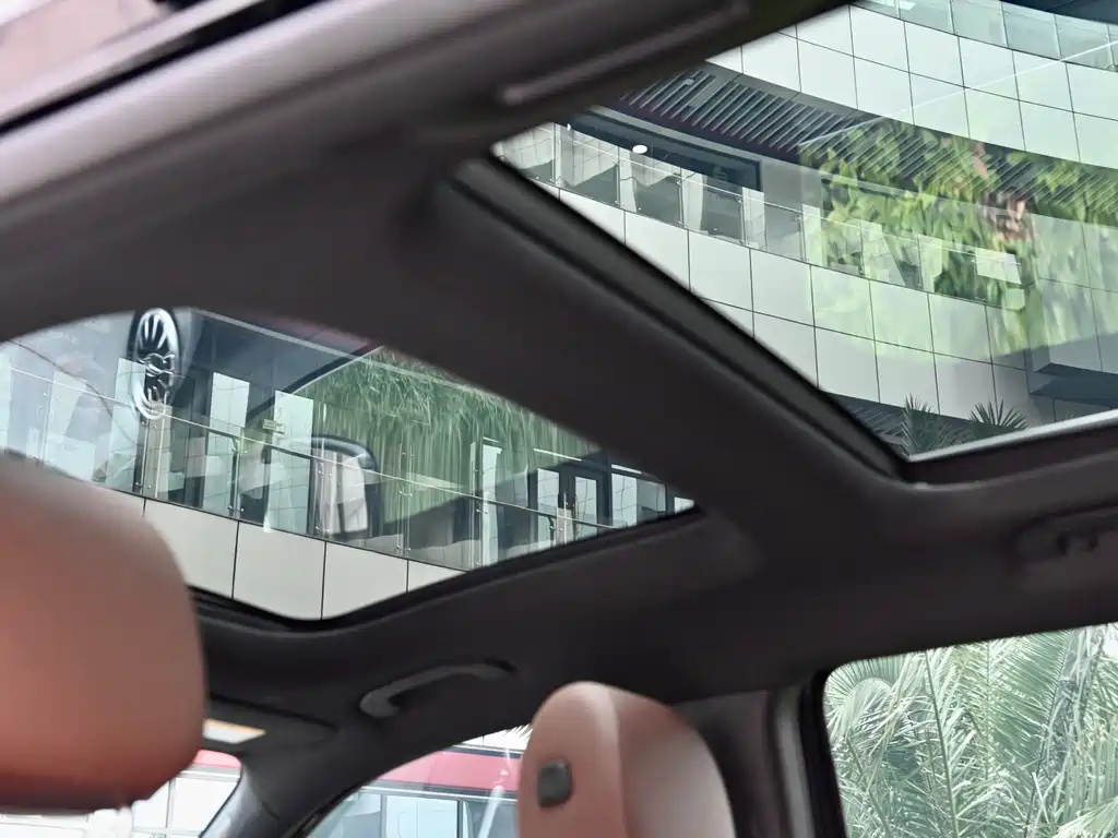 MERCEDES BENZ GLB 2023