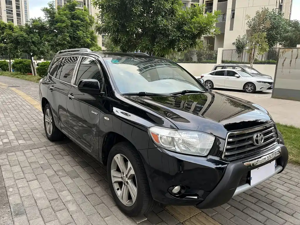 TOYOTA HIGHLANDER 2011
