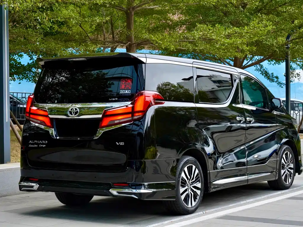 TOYOTA ALPHARD 2017