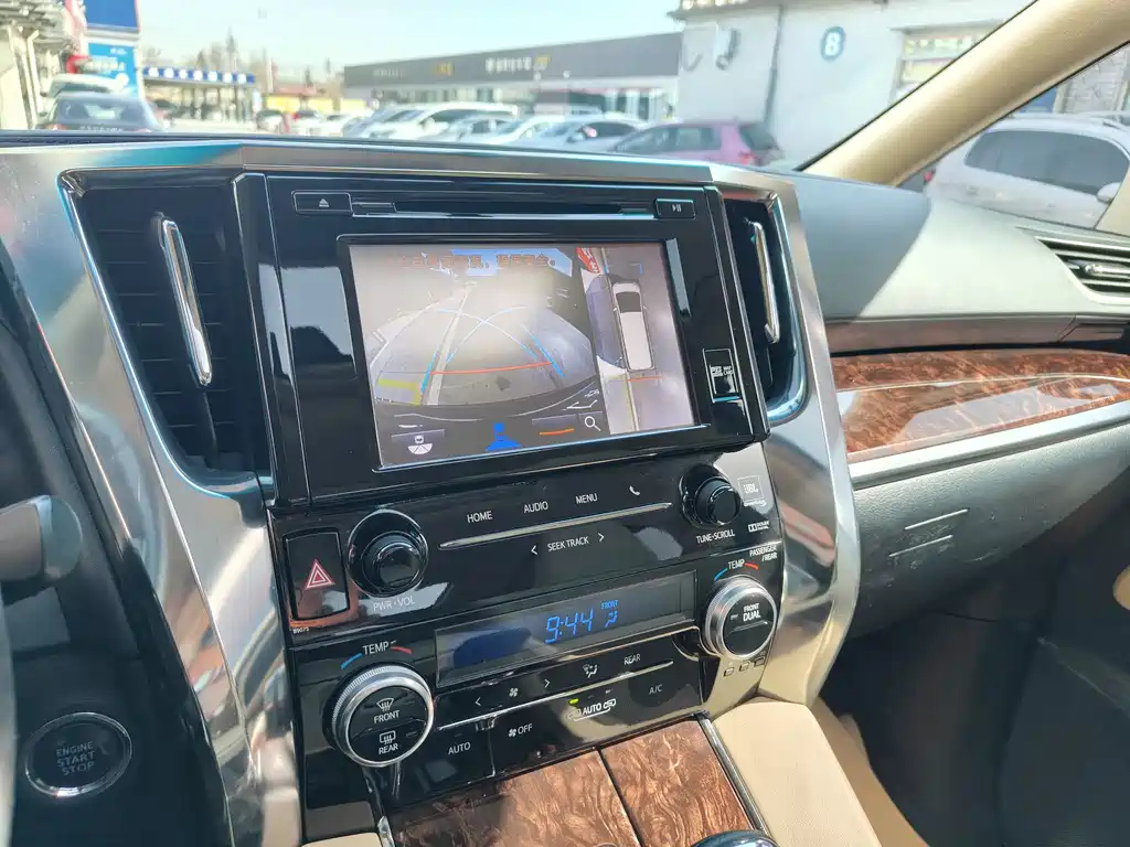 TOYOTA ALPHARD 2018