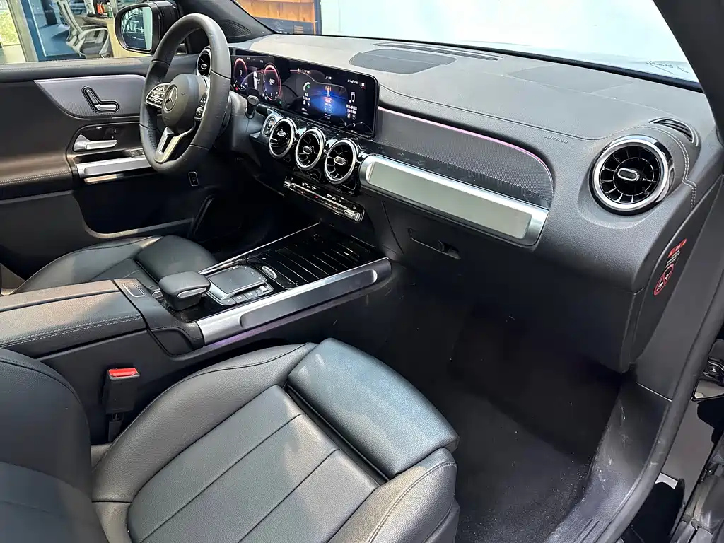 MERCEDES BENZ GLB 2021