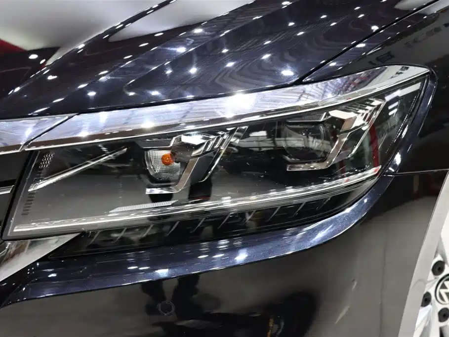VOLKSWAGEN PASSAT 2020