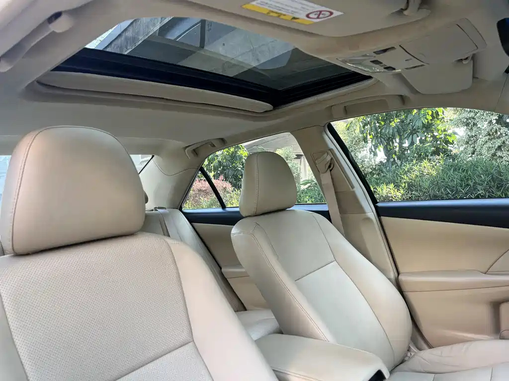TOYOTA CAMRY 2016