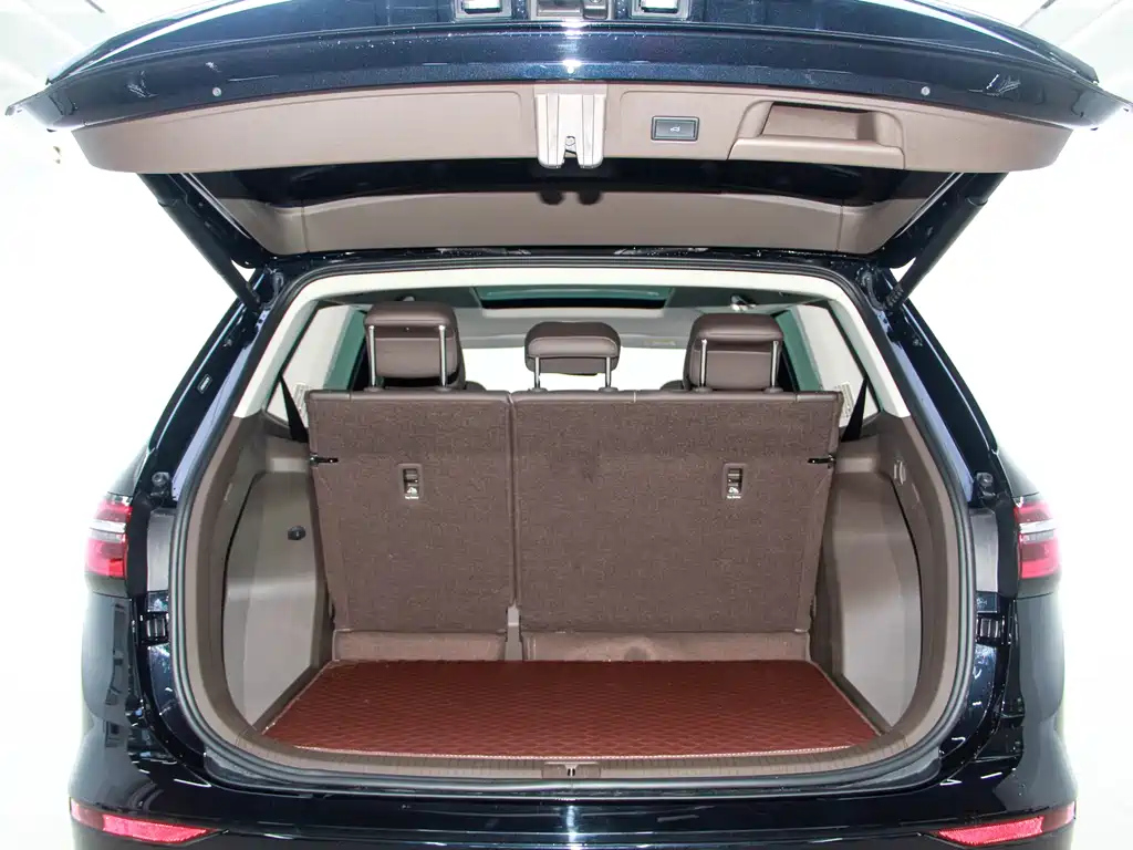 VOLKSWAGEN VILORAN 2023