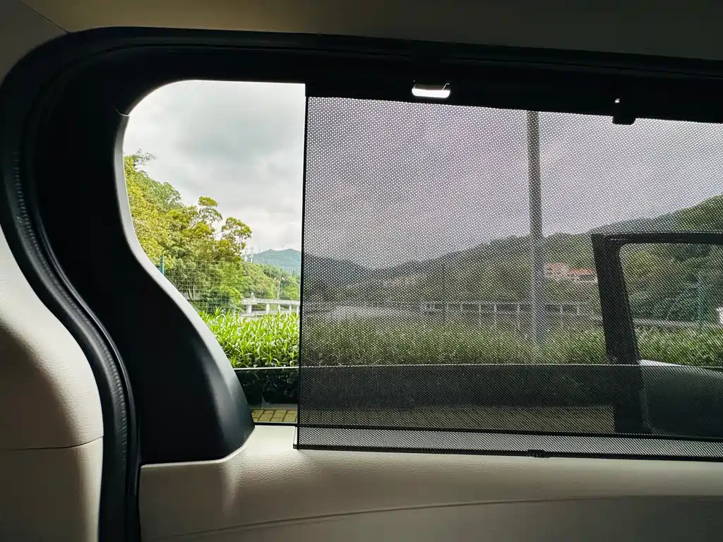 TOYOTA GRANVIA 2023