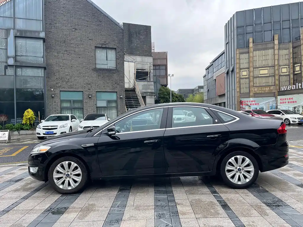 FORD MONDEO - WINNER 2011