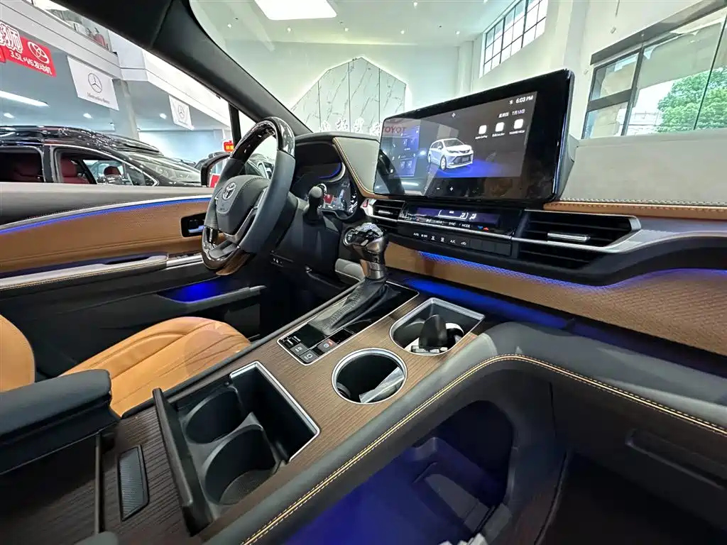 TOYOTA SIENNA SIENNA 2024