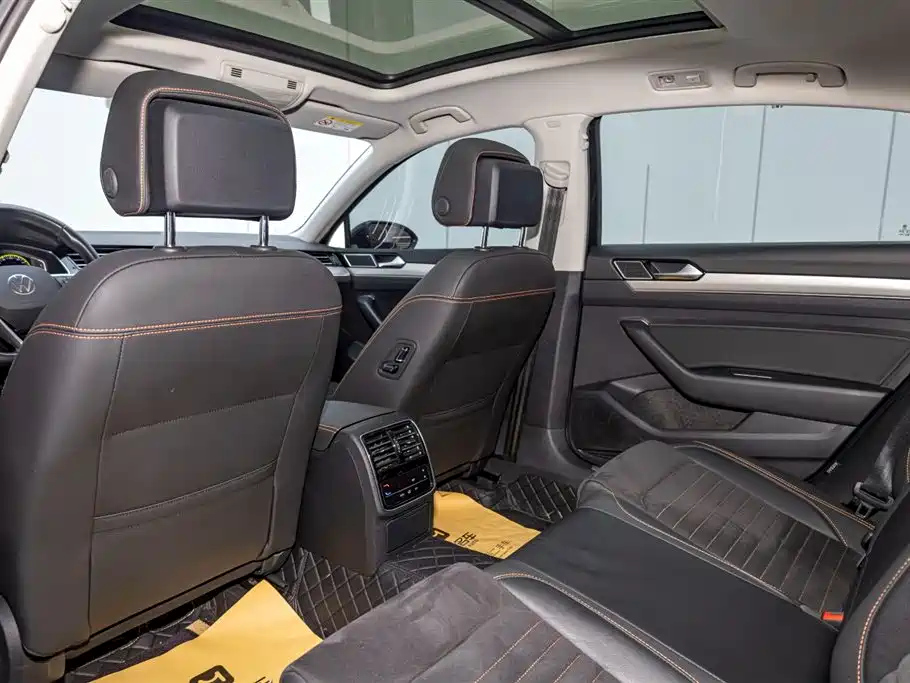VOLKSWAGEN MAGOTAN 2021