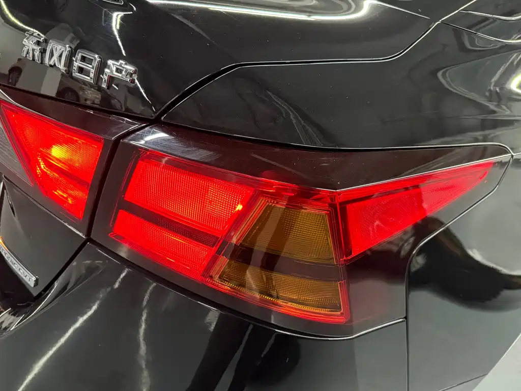 NISSAN TEANA 2020