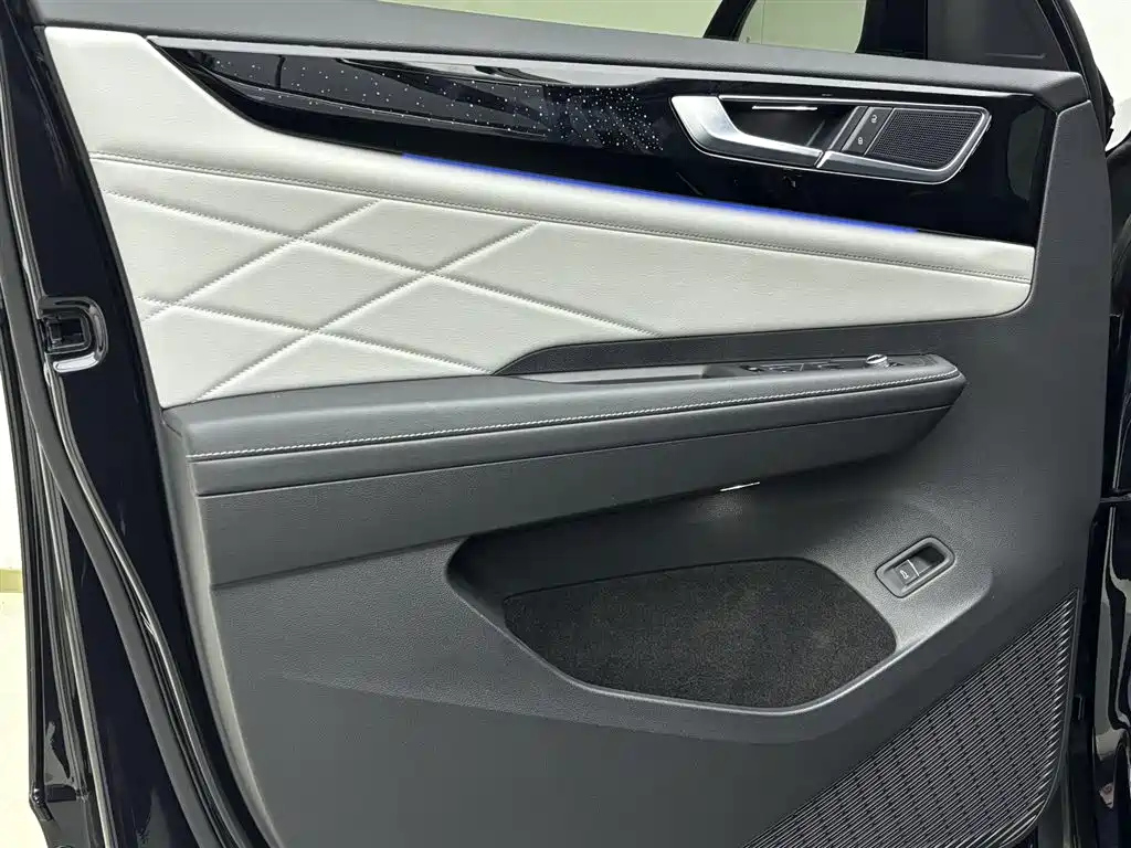VOLKSWAGEN TOURAN 2022