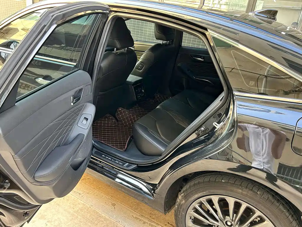 TOYOTA AVALON 2019