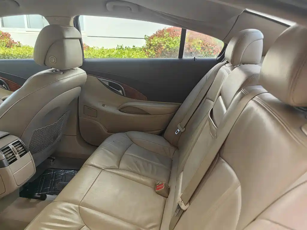 BUICK LACROSSE 2012