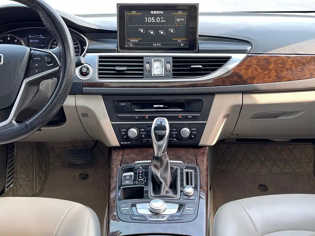 ZOTYE Z700 2017