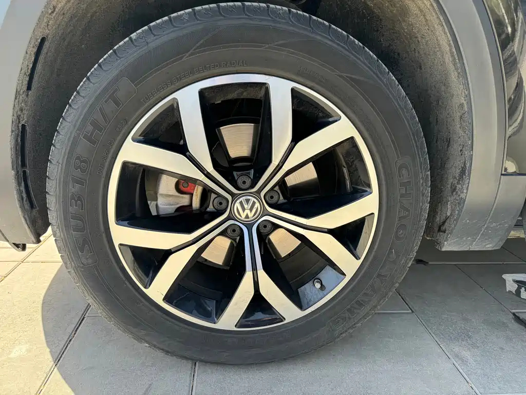 VOLKSWAGEN TOURAN 2020