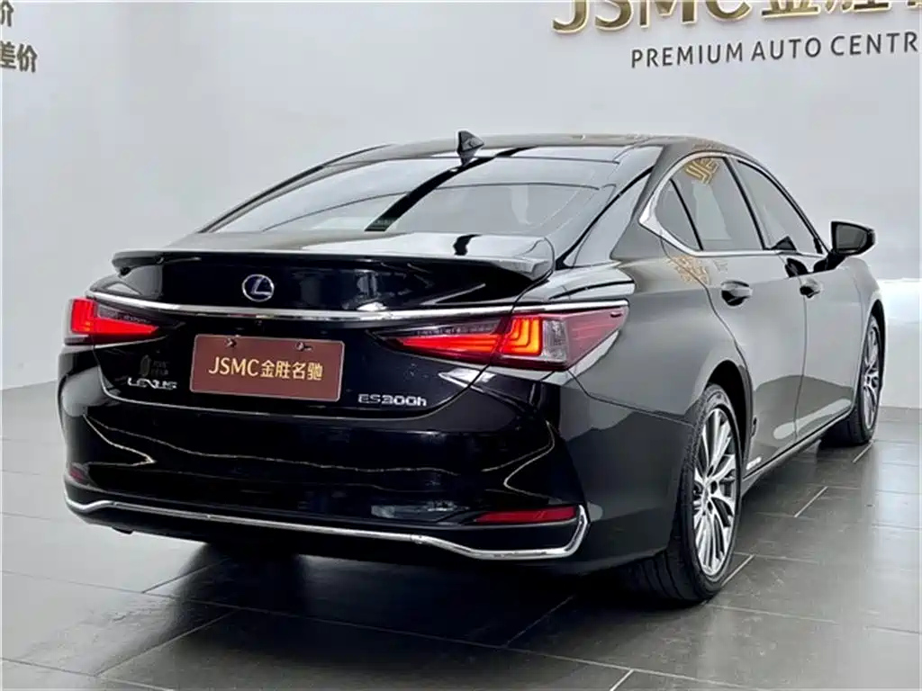 LEXUS ES 2021