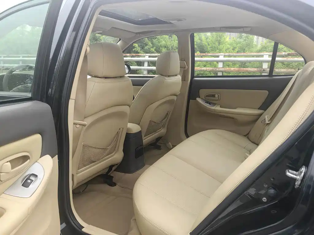 HYUNDAI ELANTRA 2011