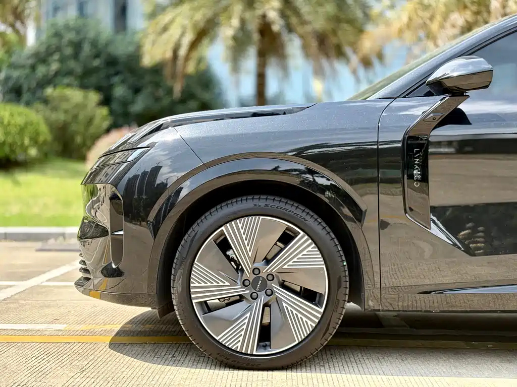 LYNK&CO 08 NEW ENERGY 2023