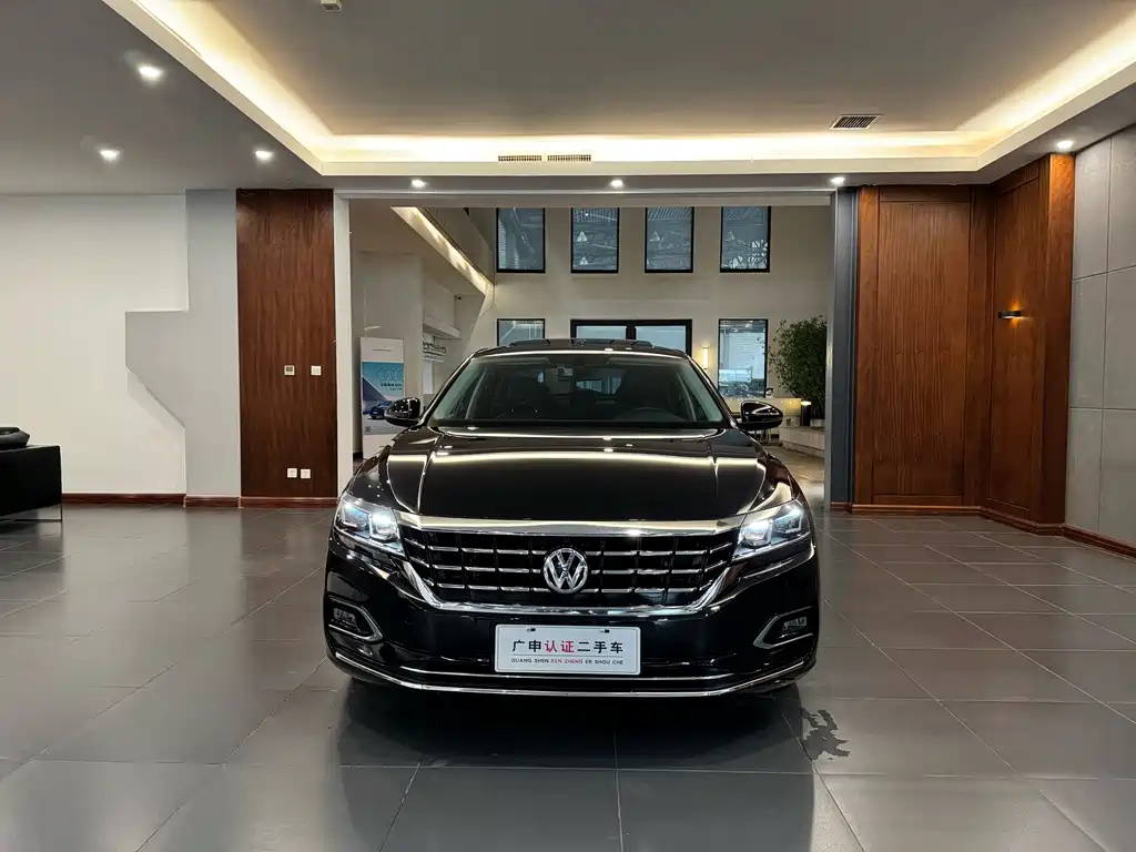 VOLKSWAGEN PASSAT 2020