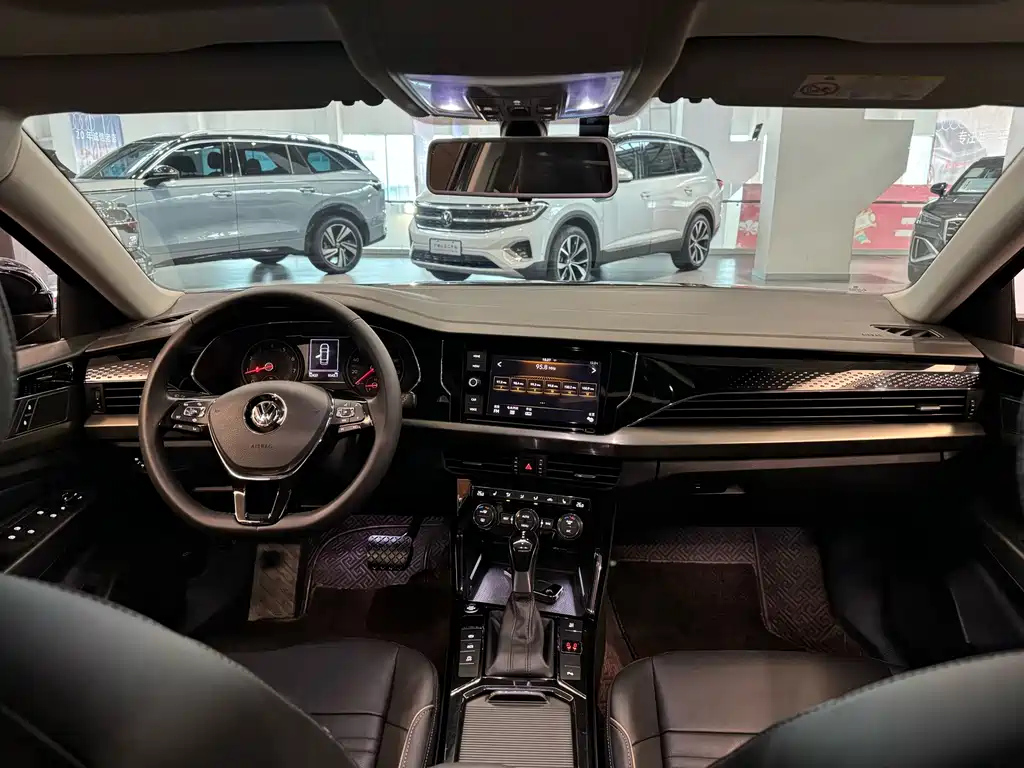 VOLKSWAGEN PASSAT 2020