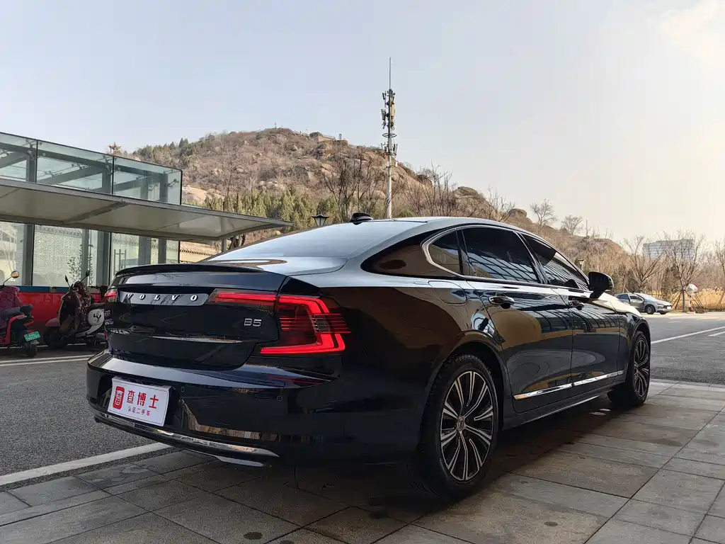 VOLVO S90 2021